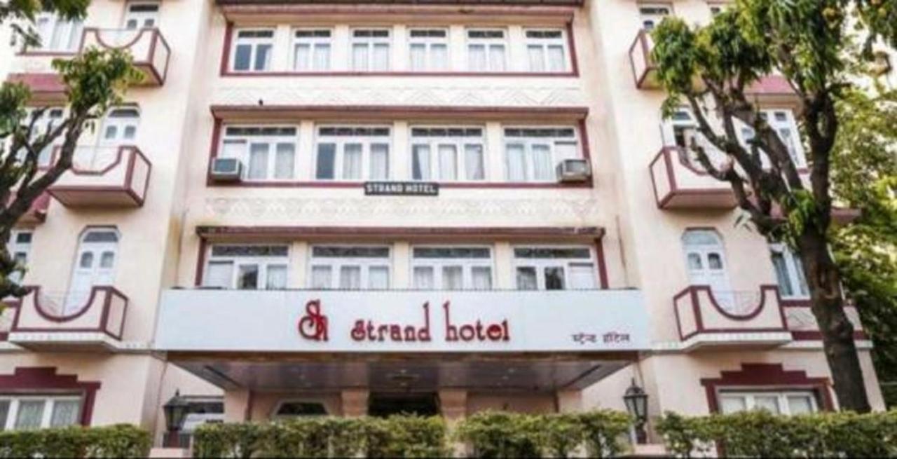 Strand Hotel, Colaba Bombaim Exterior foto